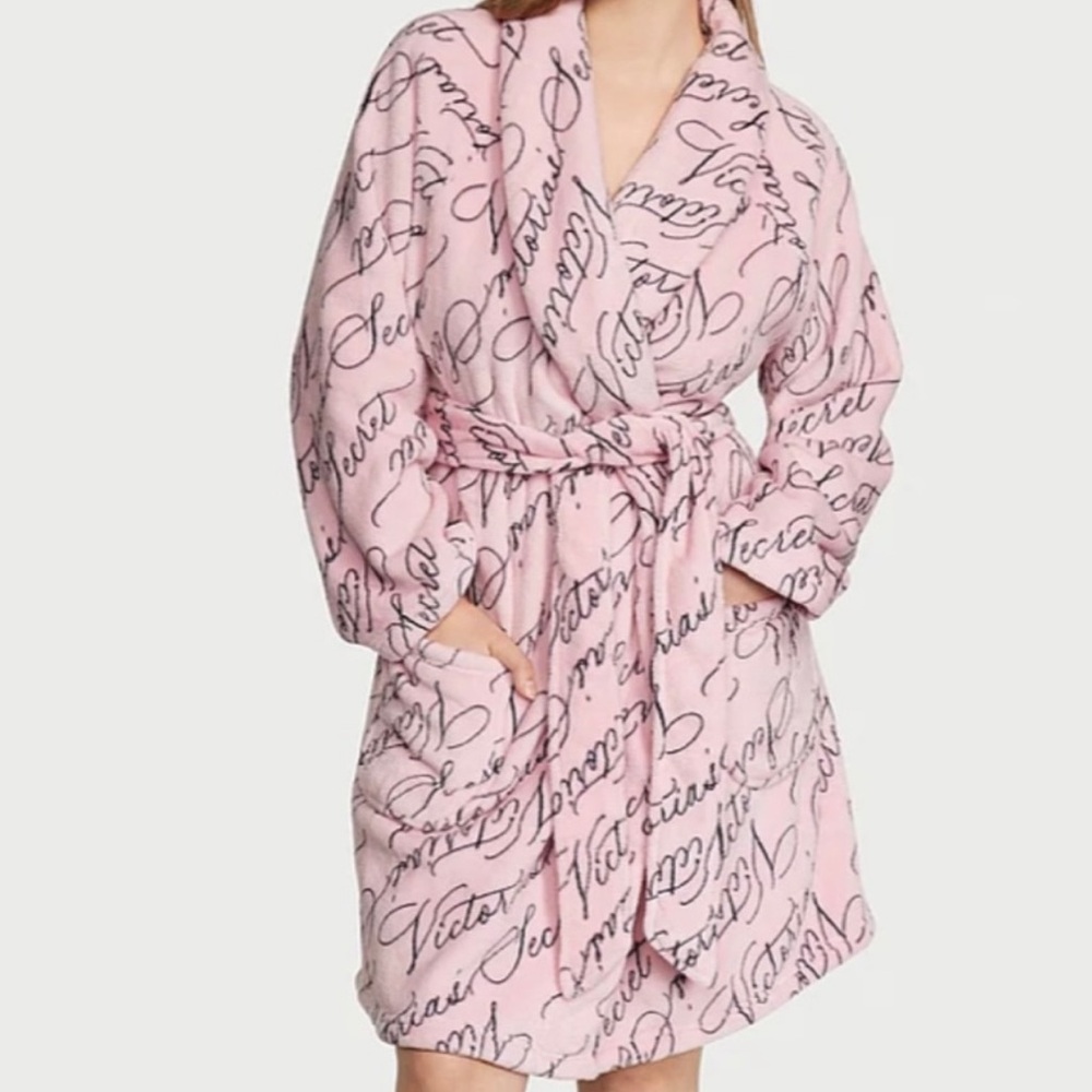 🚨VICTORIA’S SECRET PLUSH ROBE XL/XXL